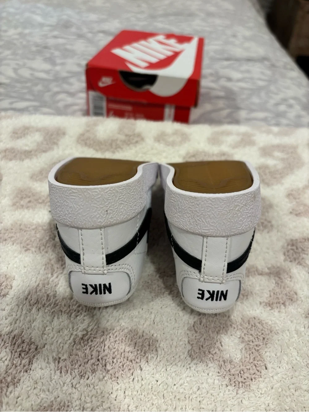 Nike classic low